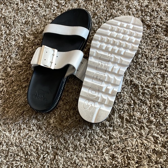 Sorel sandal - Picture 2 of 2